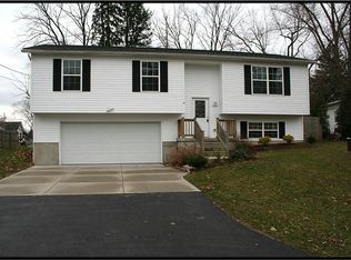 2722 Farmdale Rd, Akron, OH 44312