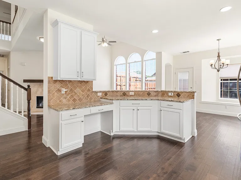 724 Pine Lakes Dr — Photo 14