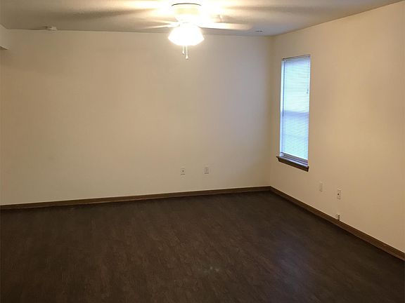 3rd image of 5103 Silver Mill Dr