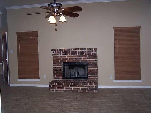 3rd image of 3900 Buena Vista Cir