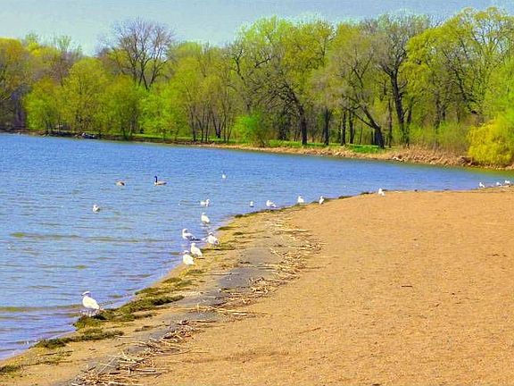 Medicine Lake close by!