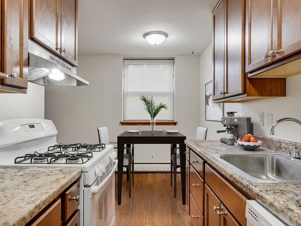 Welcome to Central Lakes of Uptown, where modern design meets comfort. Enjoy a spacious, stylish kitchen equipped with sleek appliances and elegant finishes. Elevate your living experience todayschedule a tour and see why this is the perfect place to call