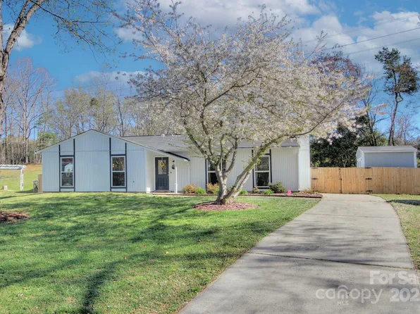 6201 Sellars Ct, Charlotte, NC 28211