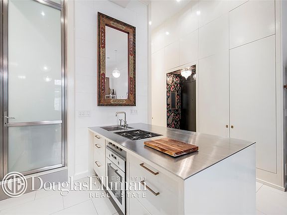 5th image of 130 Barrow St APT 309