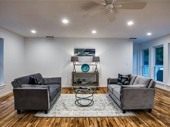 4th image of 3811 Eaton Dr