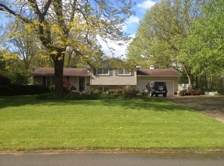 390 Bradford Dr, Canfield, OH