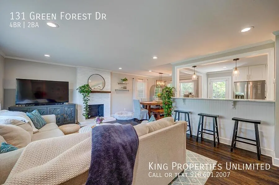 Building Photo - 131 Green Forest Dr