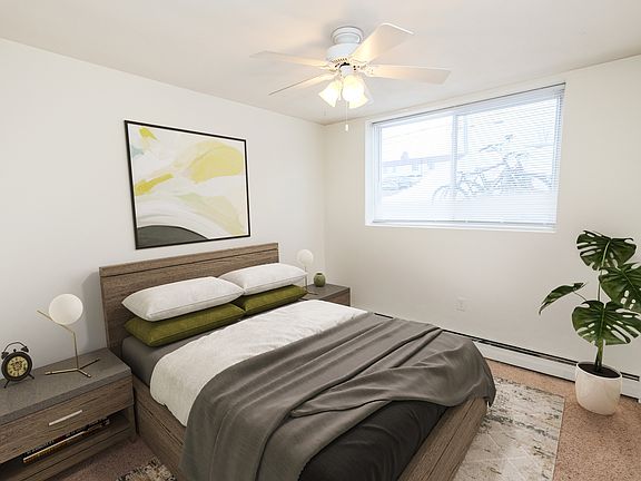 5th image of 1939 Marshall Ave APT 5