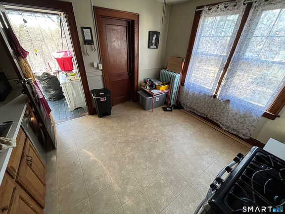 4th image of 18 Hemlock Street