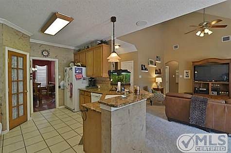 4th image of 1102 Tanglewood Dr