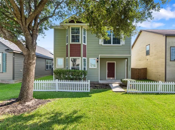 10884 S Lake Mist Ln, Willis, TX 77318