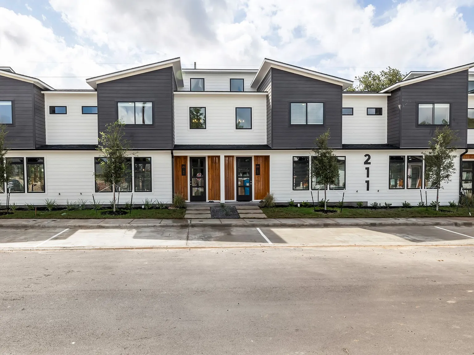 Lynn Townhome Pre-leasing Fall 2027 — Photo 2