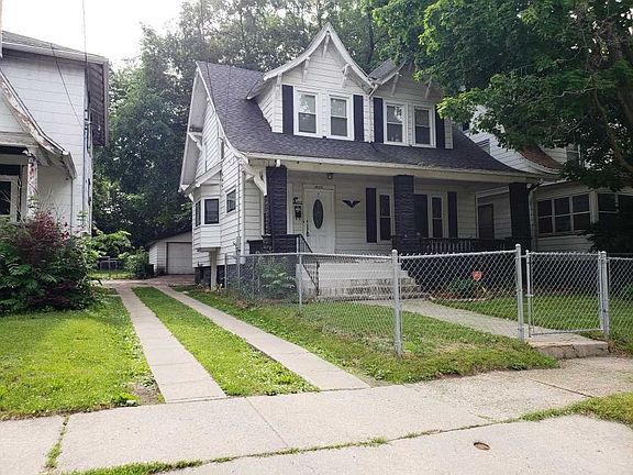 2nd image of 1027 N Winnebago St