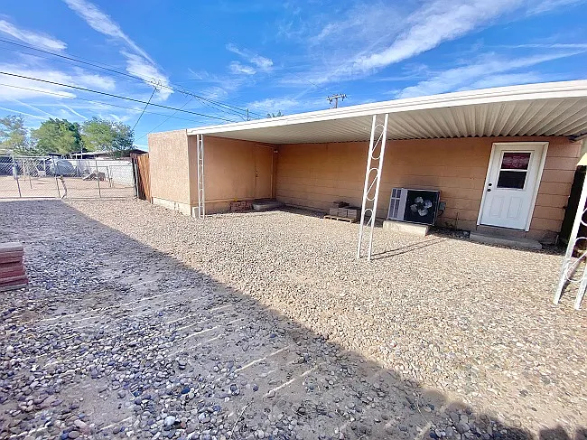 2152 S Maple Ave #B — Photo 15