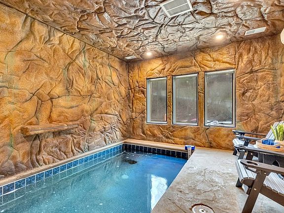 3rd image of 2111 Valley Creek Way