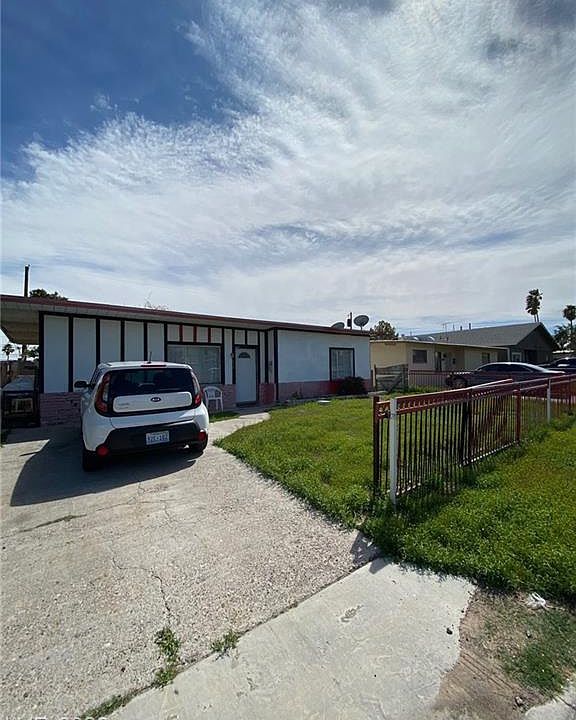2nd image of 612 Harvard St
