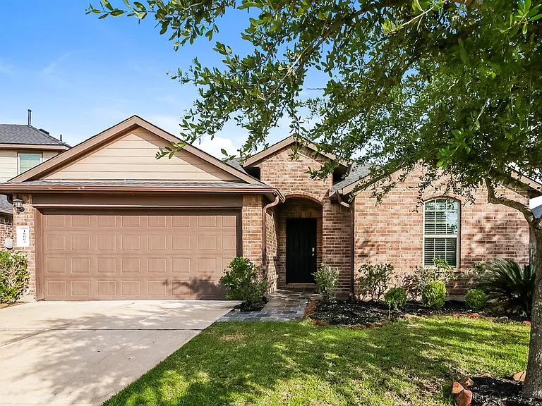 18003 Dalton Shadow Ln — Photo 1