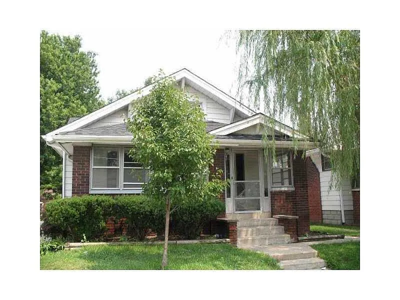 1237 Hiatt St photo 1