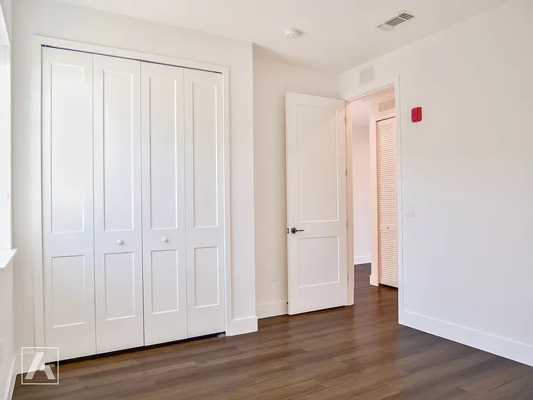 Modern Luxury Living at San Leon: Premier Apartments in Downtown Sanford — Photo 10