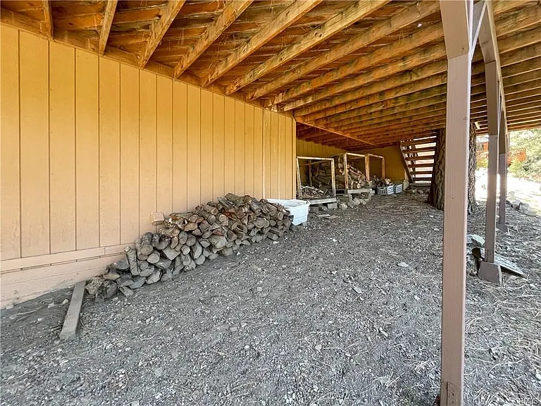 1521 Lassen Way — Photo 18