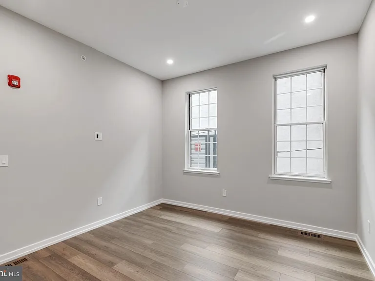 752 S 16th St #1B — Photo 12