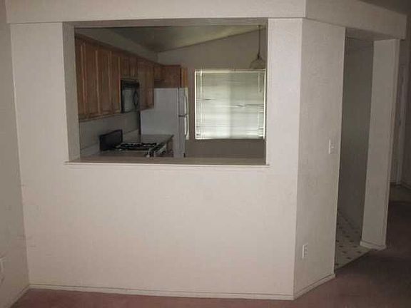 3rd image of 1068 Twilight Dr