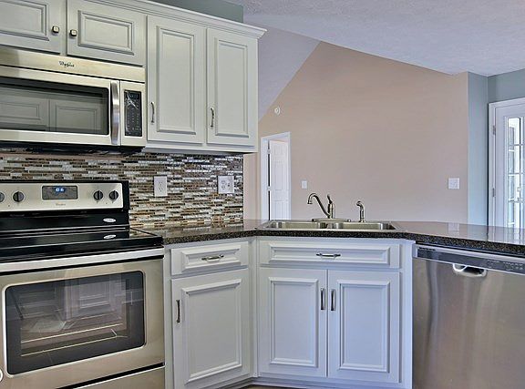 5th image of 664 Mill Pond Dr