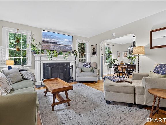 4th image of 203 Haverford Street
