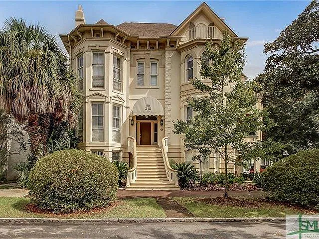 318 E Gaston St — Photo 1