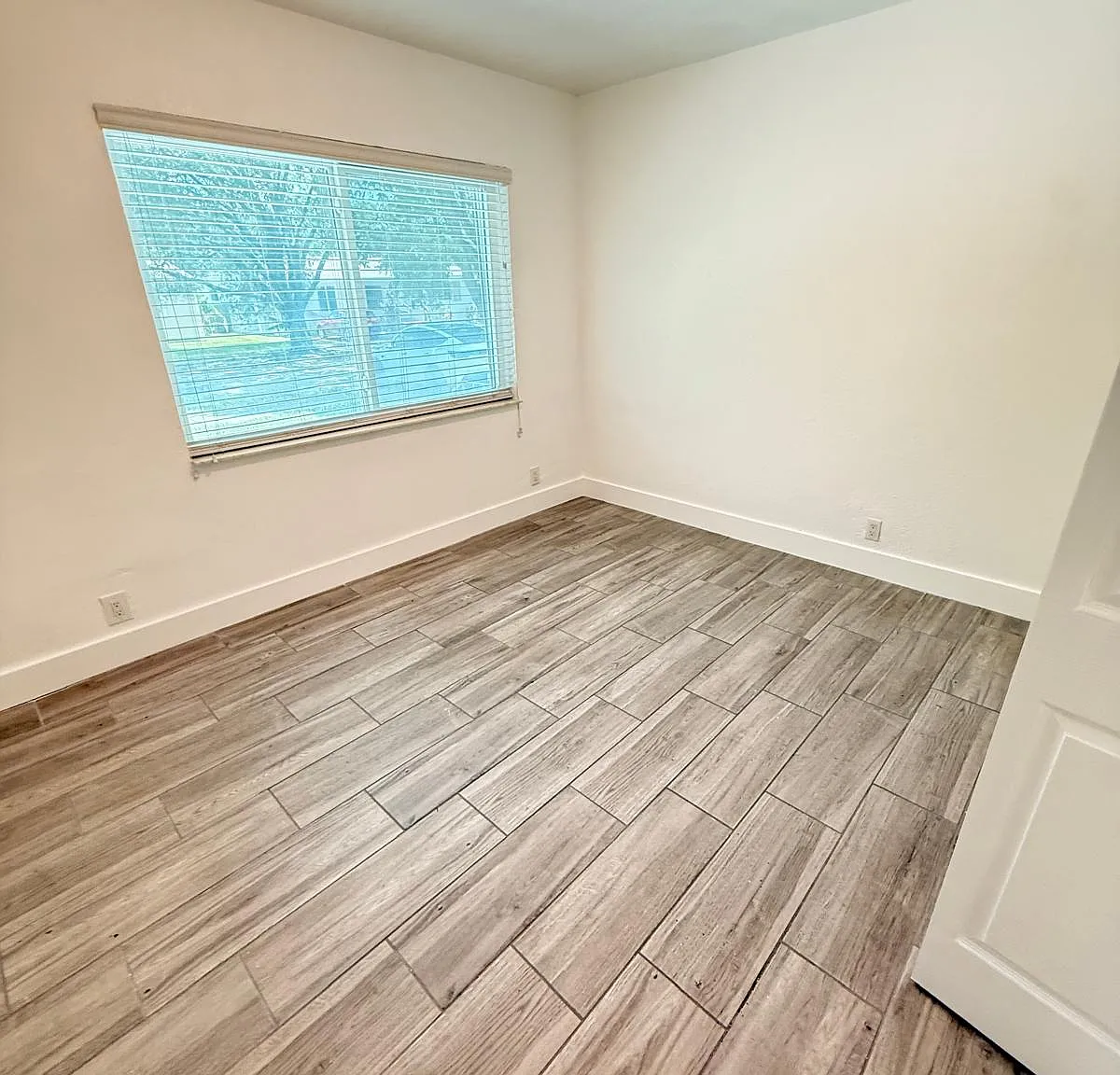 1948 Wiley Street - 2 — Photo 4