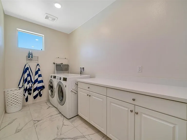 49345 Beatty St — Photo 77