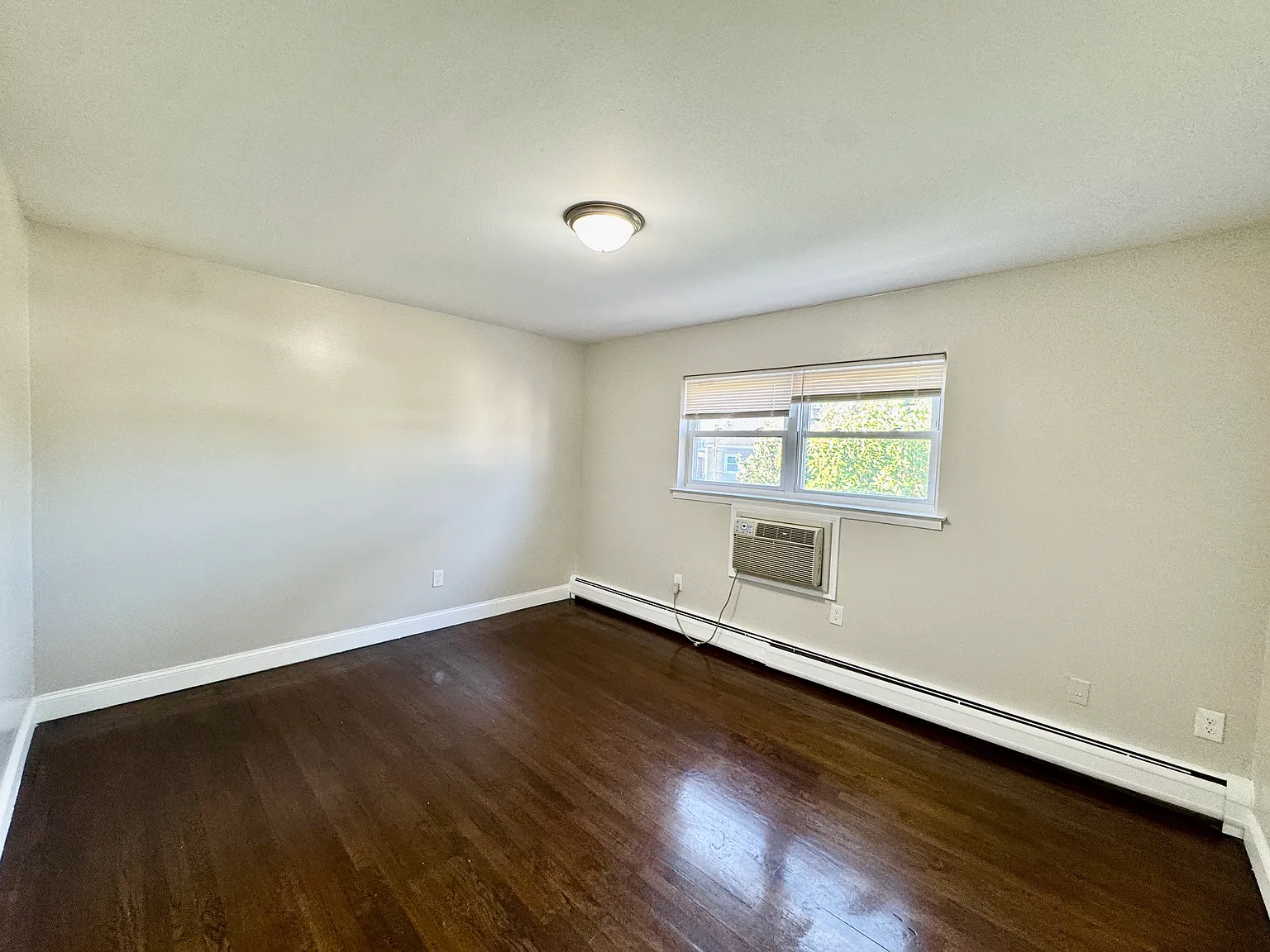 501 Rahway Ave — Photo 2