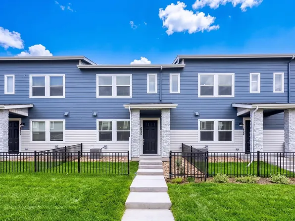 2833 Bear Springs Cir, Longmont, CO 80503