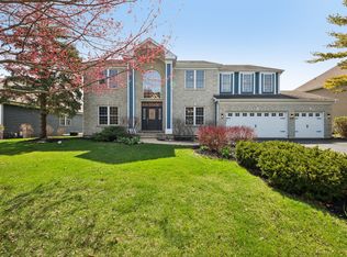 1138 Ridgewood Cir, Lake In The Hills, IL