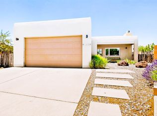 1522 Calle Redondo, Santa Fe, NM 87505