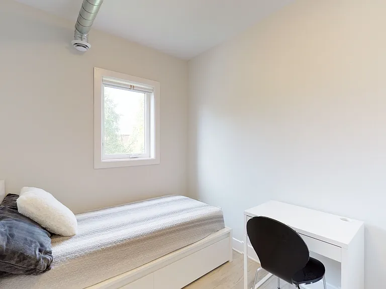 323 Besserer St #3-R02 — Photo 6