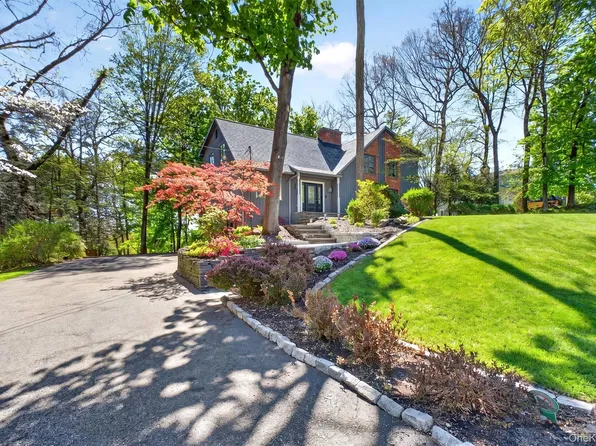 40 Brentwood Drive, Poughkeepsie, NY 12603