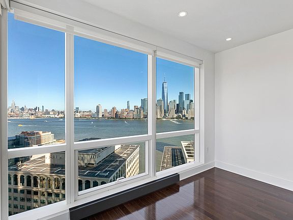 3rd image of 77 Hudson St APT 1903