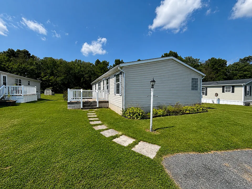 17 Meadowview Dr
