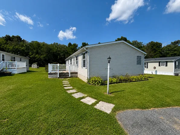 17 Meadowview Dr, New Bloomfield, PA 17068