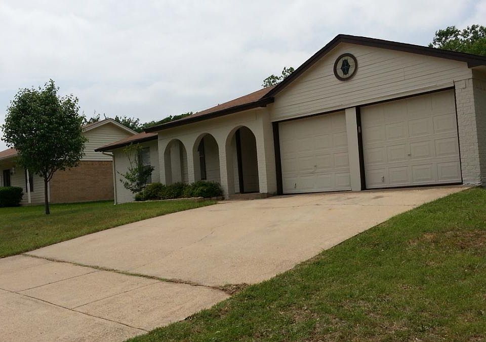 1st image of 5900 Twin Willows Dr