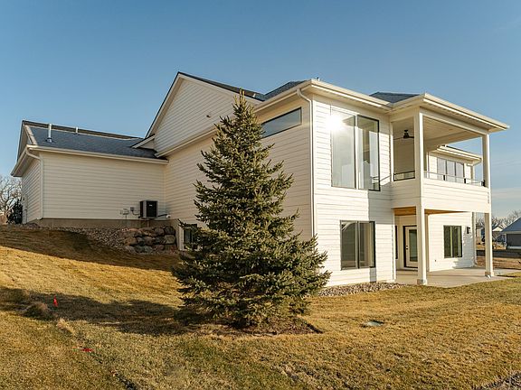 2nd image of 2656 Bentley Dr SW