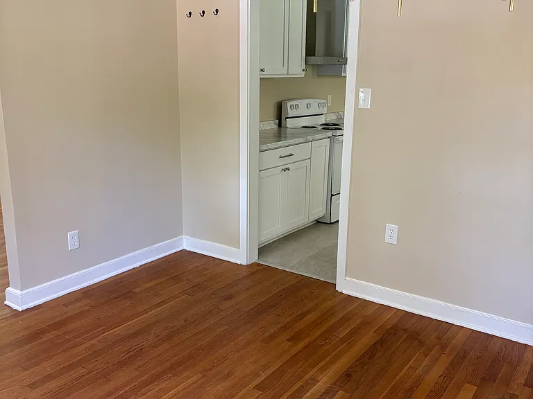 2540 University Ave — Photo 16
