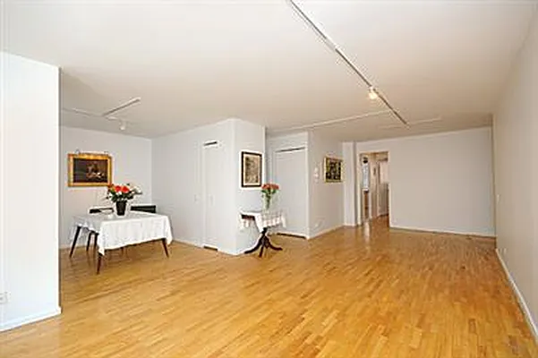 Rented by Green Home NY Realty LLC | media 2