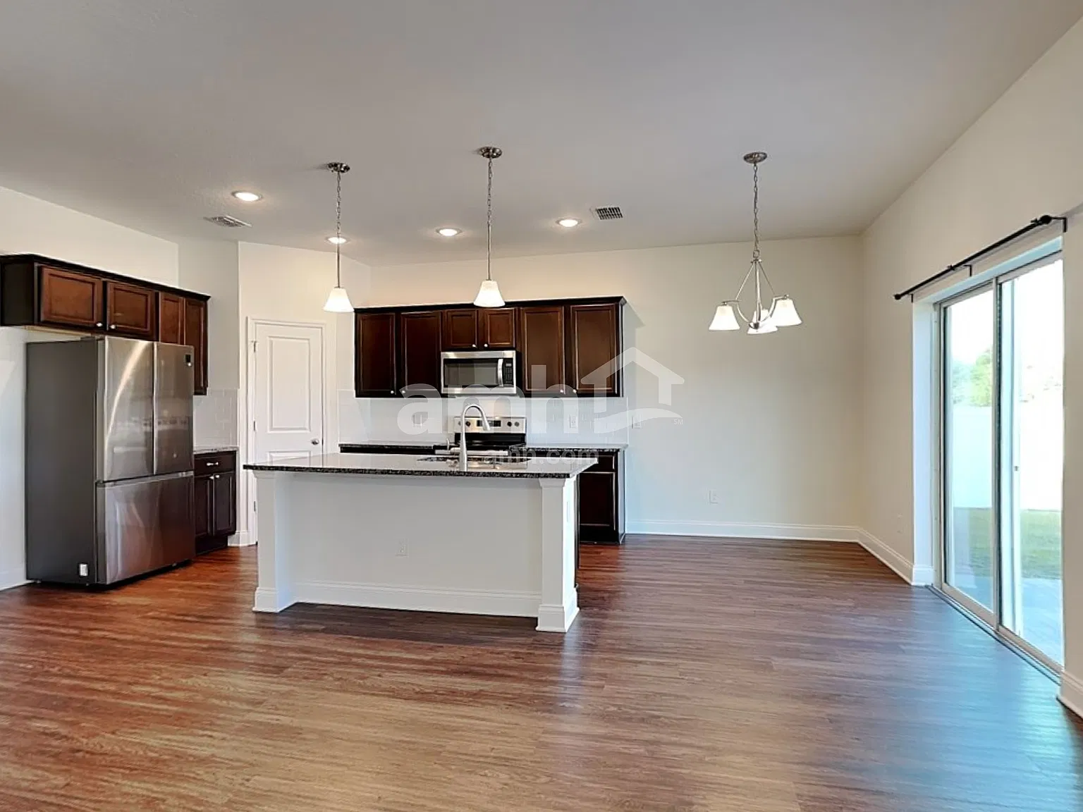 4 bed, 2.5 bath, 2297 sqft, $2,845 — Photo 3