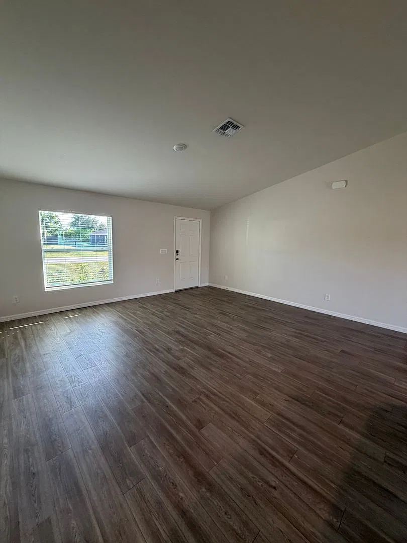 3 bed, 2.0 bath, 1357 sqft, $1,795 — Photo 4