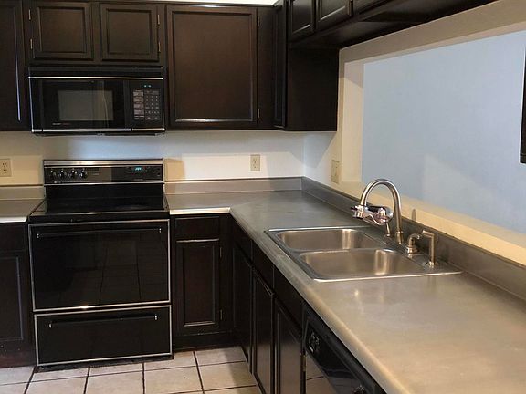 4th image of 5827 S 42nd Pl