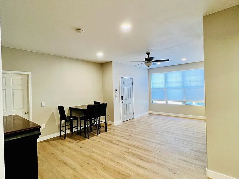 8555 W Russell Rd #1002 — Photo 16