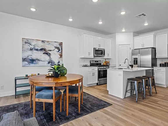 4th image of 495 W Bronze Ridge Pl