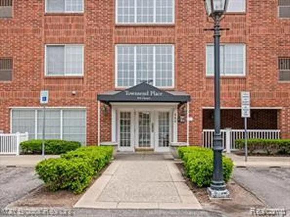 444 S Chester St #413, Birmingham, MI 48009